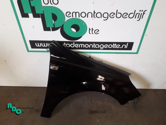 Scherm rechts-voor van een Opel Astra (Astra H 04-) (Z20R), Gebruikt, -, -, Opel