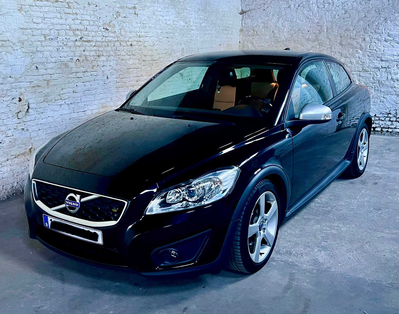 VOLVO  C30  R - DESIGN !!!  GEKEURD !!!, Auto's, Voorwielaandrijving, Euro 5, Zwart, Parkeersensor