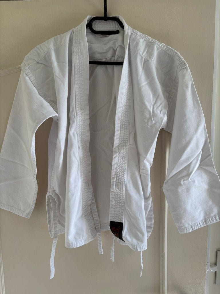 Karate kimono, Enlèvement, Comme neuf, Karaté, Vêtements d'arts martiaux