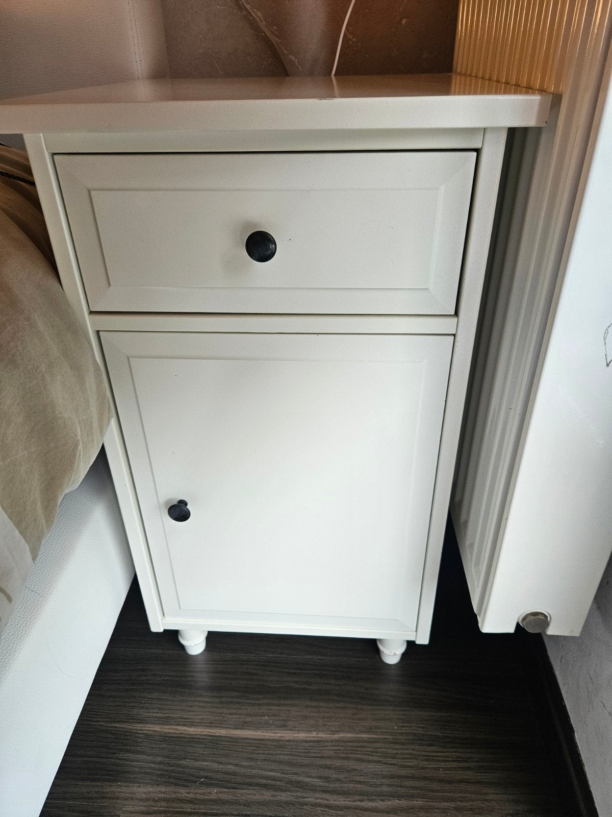 Nachtkastjes Ikea Hemnes, Huis en Inrichting, Ophalen