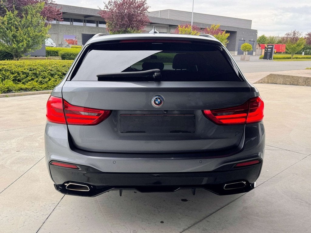 BMW 5 Serie 520 M Pack - Pano - Atelage - 190Ch - Carlplay, Cuir, Argent ou Gris, Euro 6, Entreprise