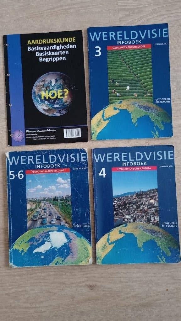 4 manuels scolaires : géographie, Livres, Enlèvement, Utilisé, Autres niveaux, Géographie