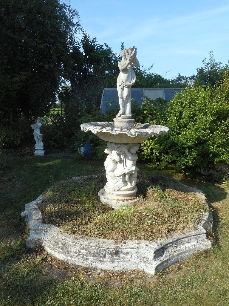 fontaine en béton, Enlèvement, Utilisé, Béton, Fontaine