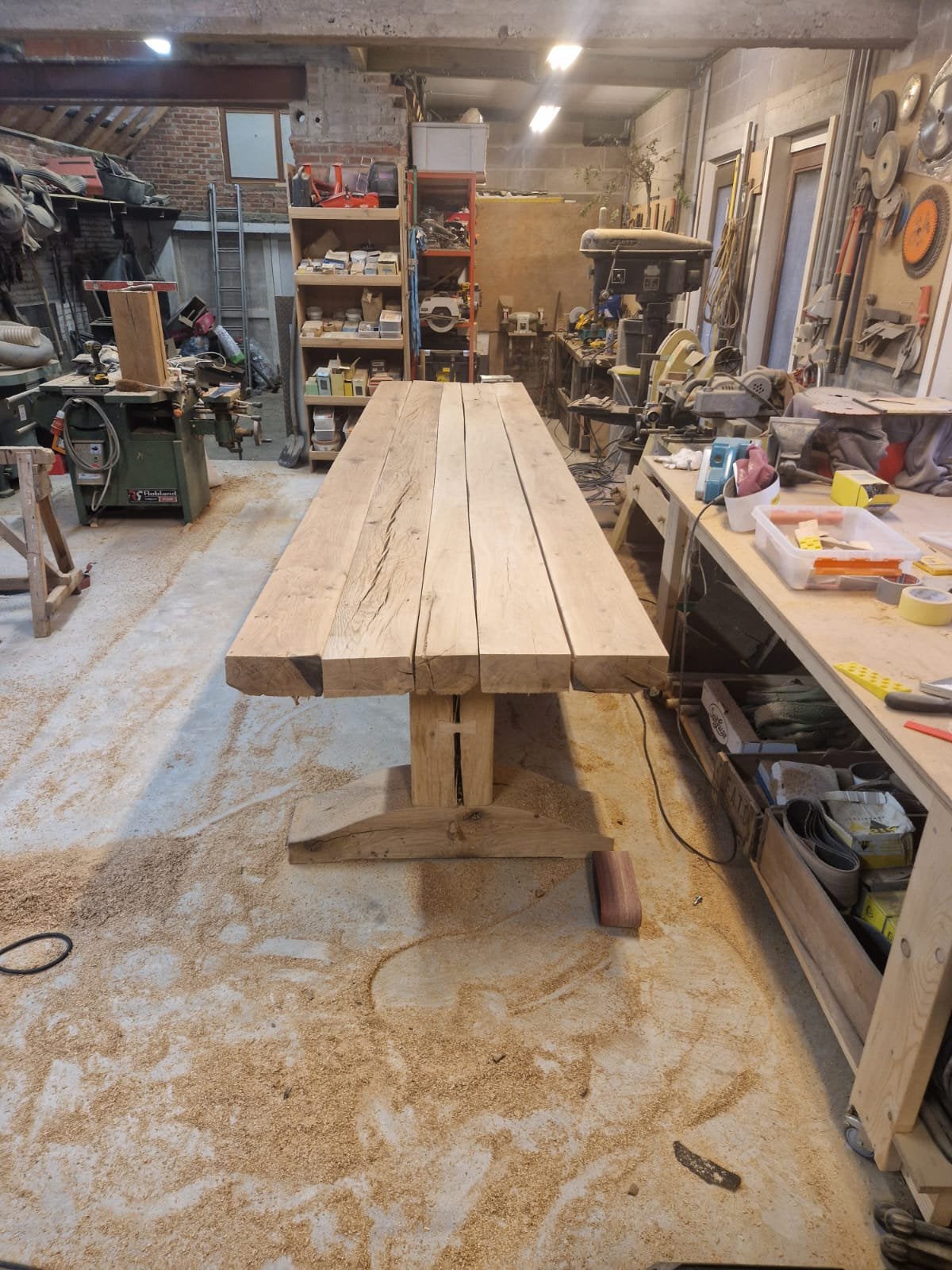 Eiken tafel, Enlèvement, Neuf