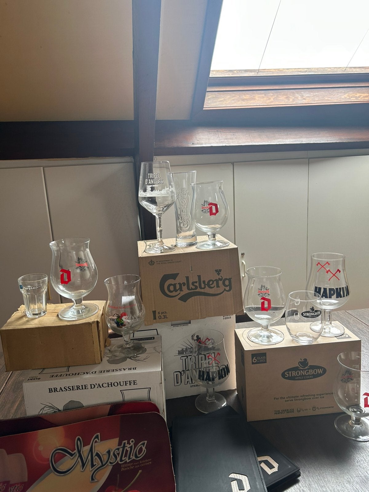 Glazen tafeldoekjes en boeken, Verzamelen, Ophalen, Zo goed als nieuw, Bierglas