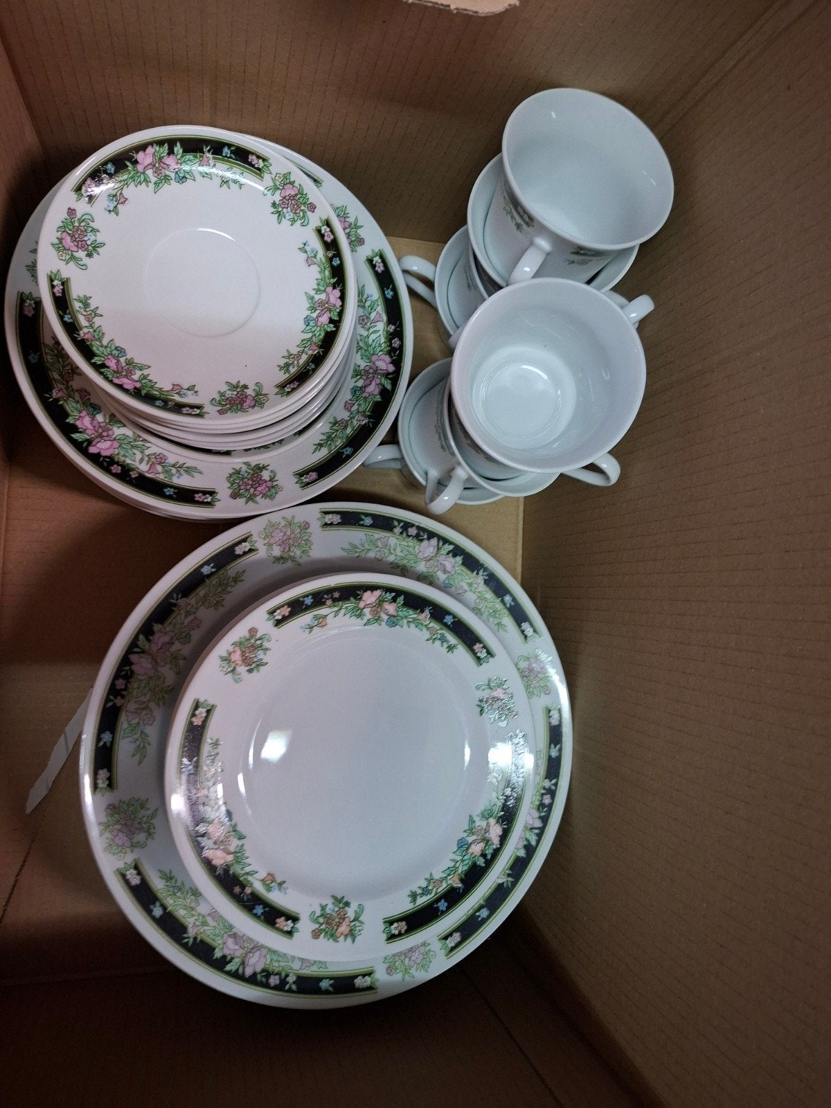 vintage 8 delig porseleinen servies, Ophalen