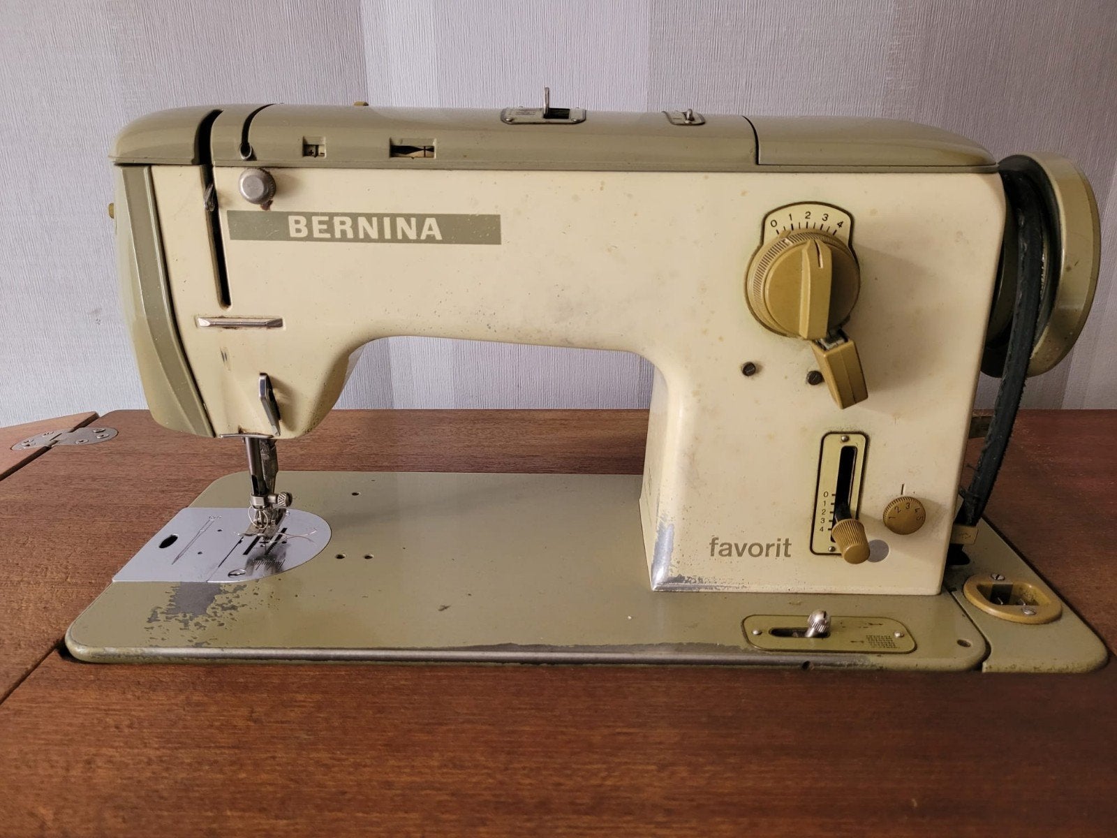 Bernina 740 Favorit, Hobby & Loisirs créatifs, Enlèvement, Utilisé, Machine à coudre, Bernina