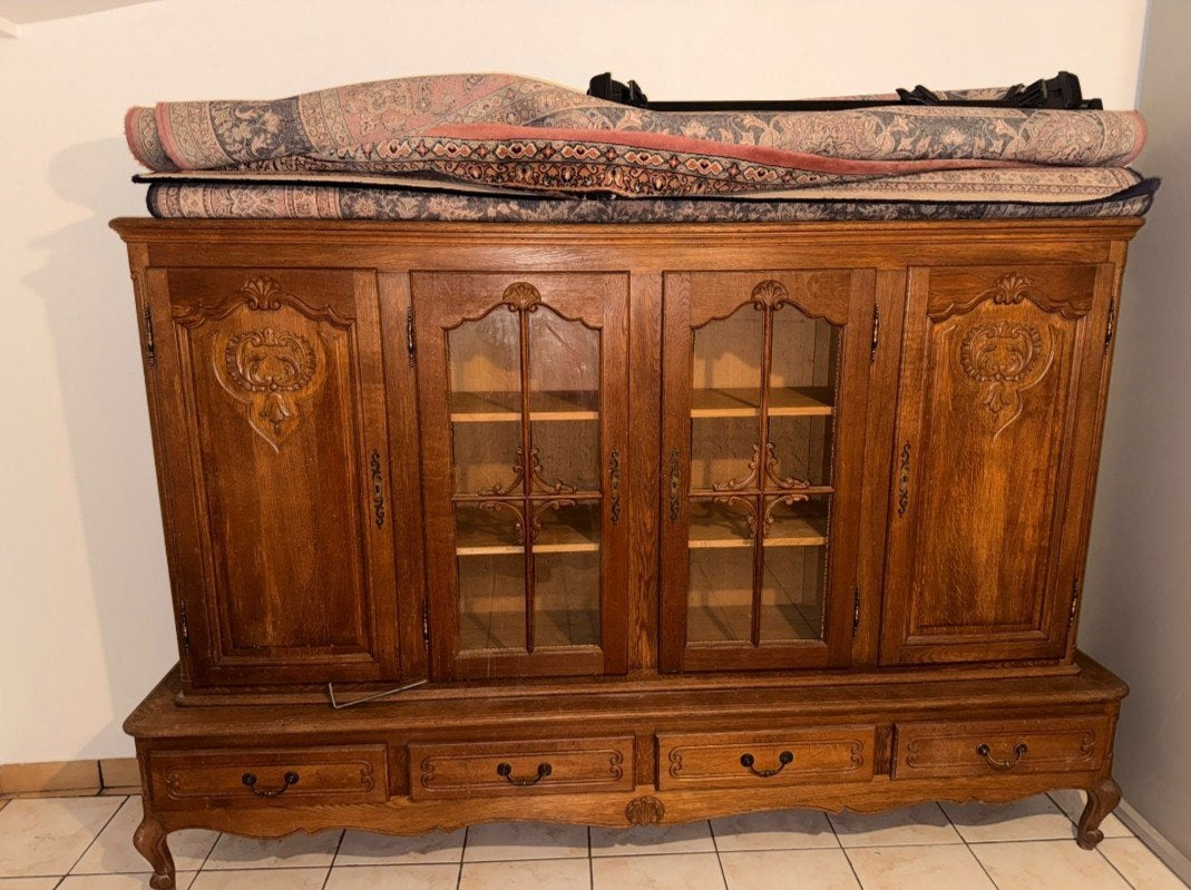 Grande armoire ancienne en bois avec portes vitrées Gratuit, Enlèvement