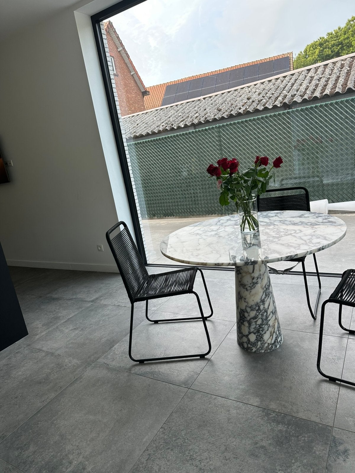 Eettafel 110cm natuursteen, Ophalen, Zo goed als nieuw, Eettafel