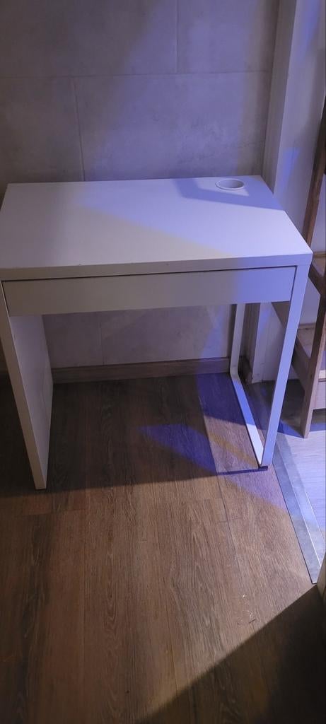 Bureau blanc ikea, Huis en Inrichting, Tafels | Sidetables