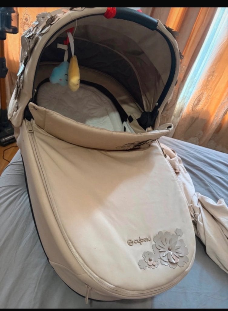 cybex priam nacelle éditions illimité flower beige, Enfants & Bébés, Autres marques, Enlèvement ou Envoi, Avec nacelle, Comme neuf