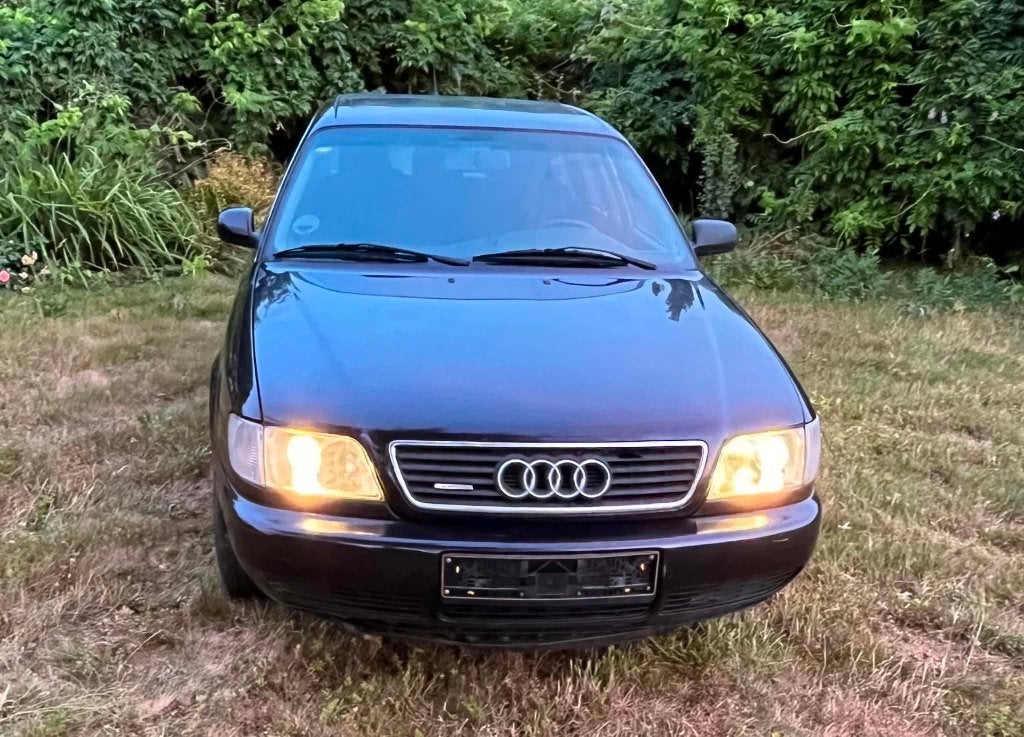 Audi C4 A6 2.6 quattro, Autos, Audi, Achat, 110 kW, Boîte manuelle, Attache-remorque
