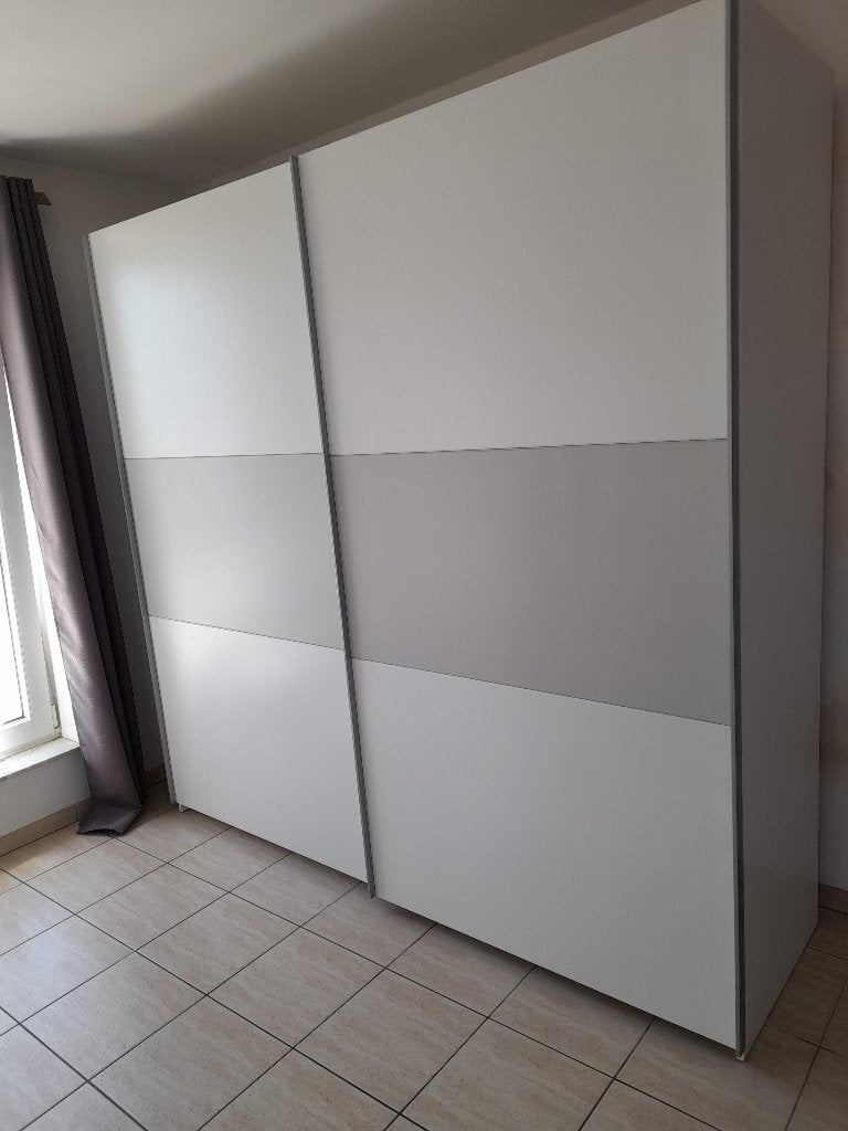 Garde-robe Neuve. Région Goutroux Charleroi, Enlèvement, Neuf