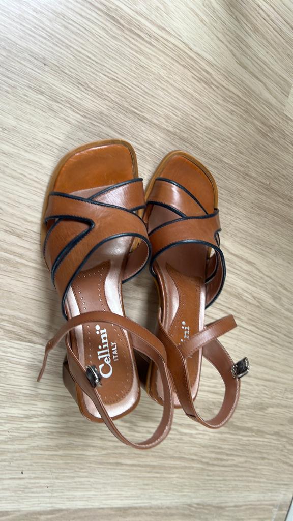 Sandalen met hak, maat 37, Kleding | Dames, Ophalen, Schoenen met lage hakken, Bruin, Gedragen