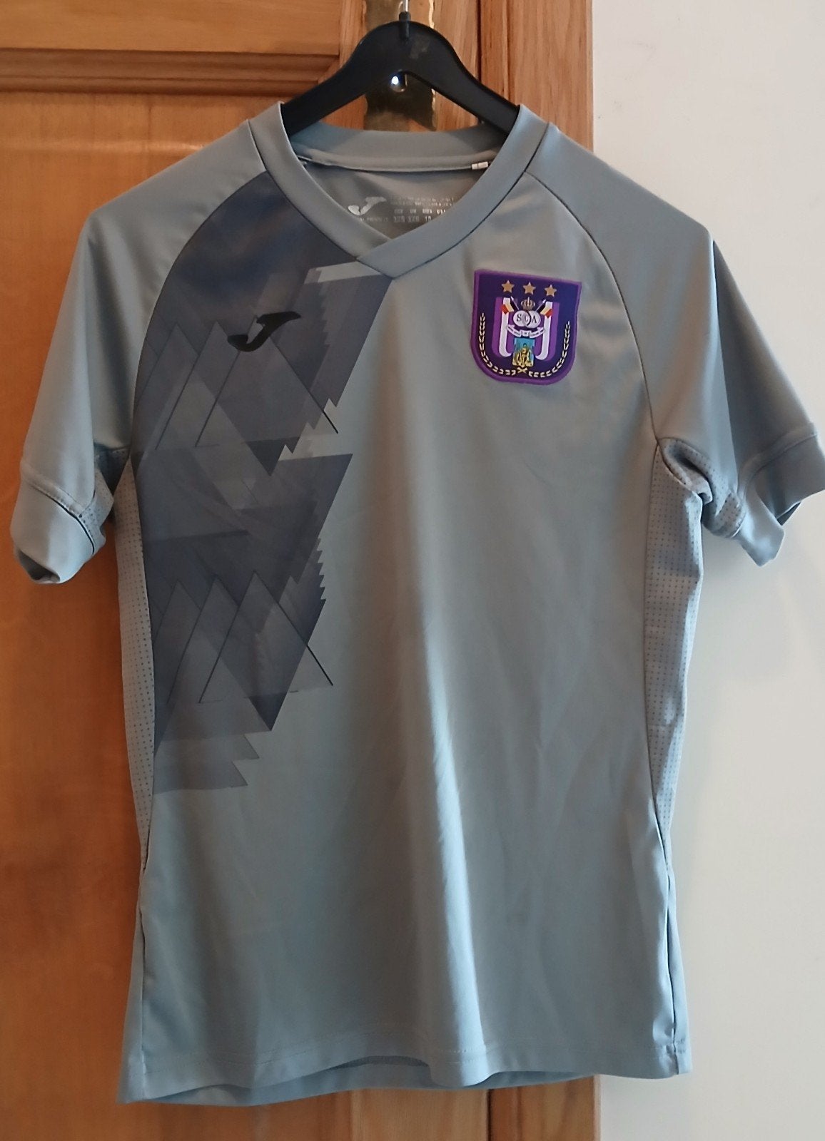 RSCA Anderlecht  grijs truitje, Enlèvement, Gris