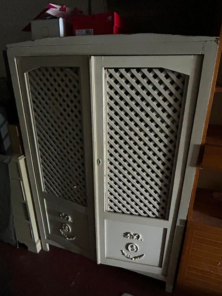 Houten kast, Enlèvement
