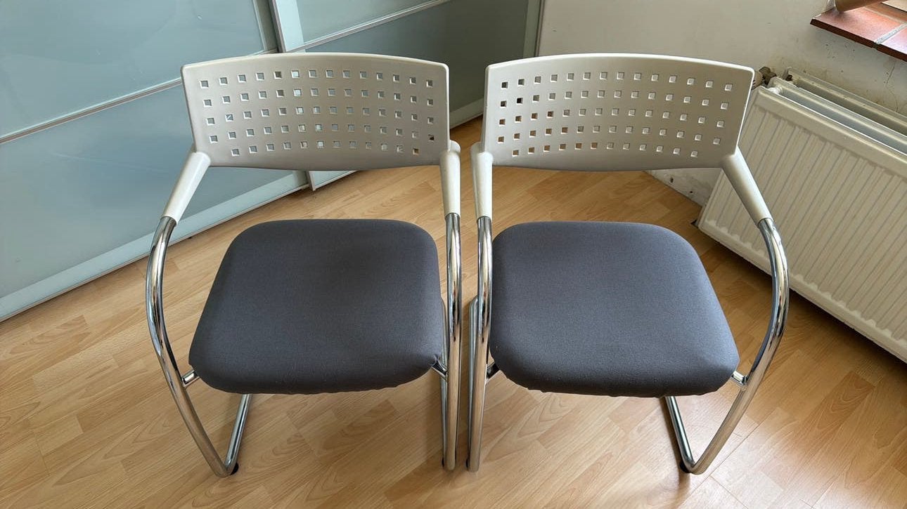 2 Vitra bureaustoelen - Perfecte staat, Huis en Inrichting, Ophalen, Zo goed als nieuw, Grijs, Bureaustoel