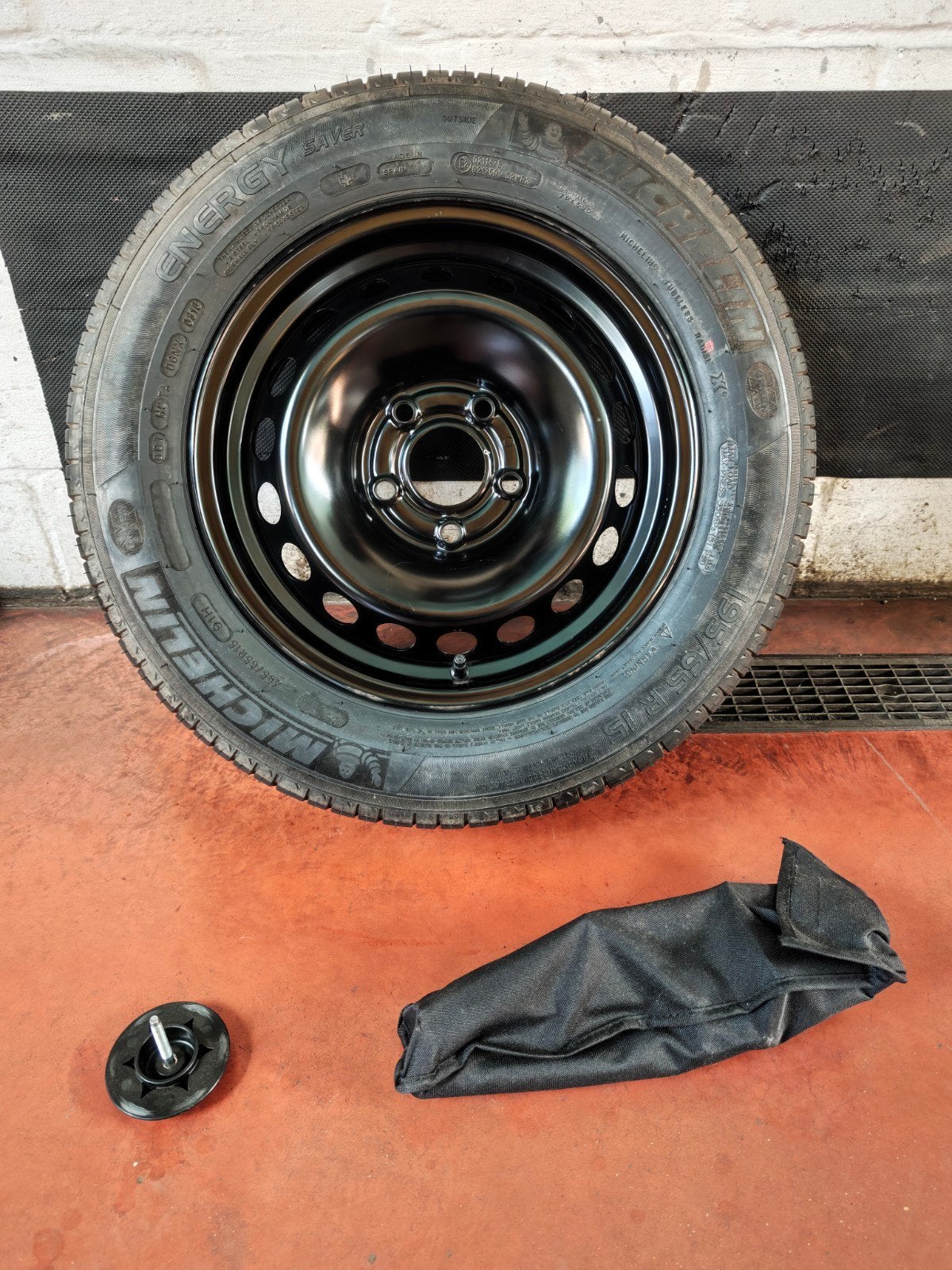 Kit roue de secours pour Renault Megane 3 et 4, Autos : Pièces & Accessoires, Pneus & Jantes, Neuf, Pneus et Jantes, Enlèvement ou Envoi