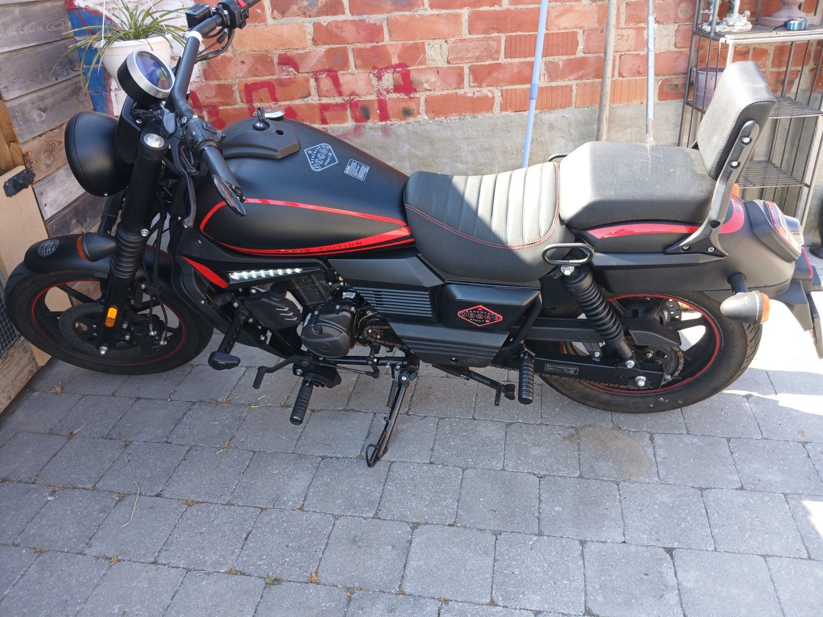 RENEGADE VEGAS 125 ZWART ROOD VAN 2022, Enlèvement, Utilisé