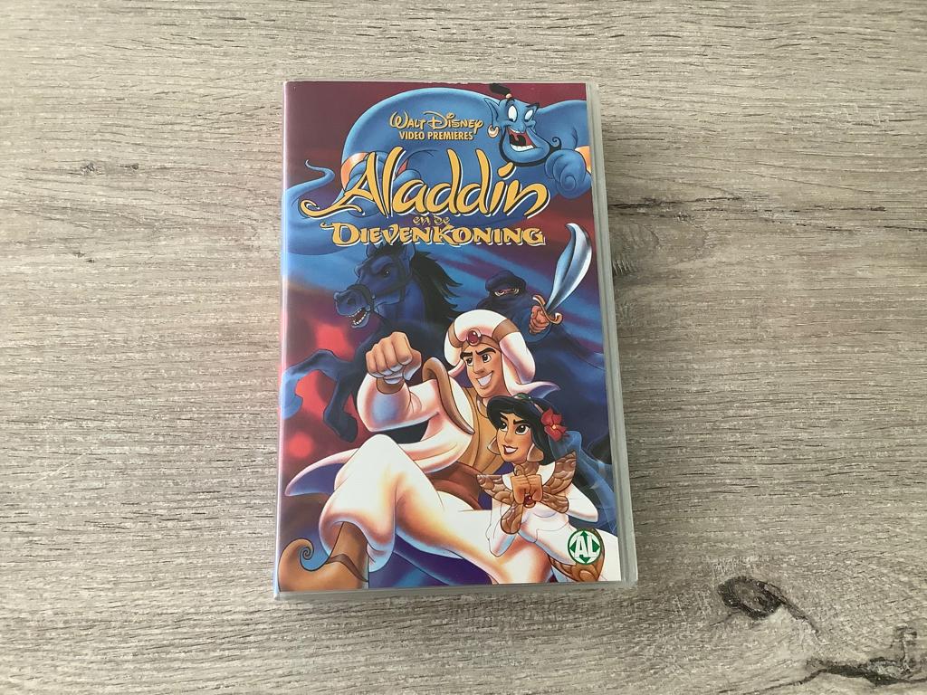 Walt Disney Alladin en de dievenkoning VHS video (1996), Cd's en Dvd's, Tekenfilm, Alle leeftijden, Kinderprogramma's en -films
