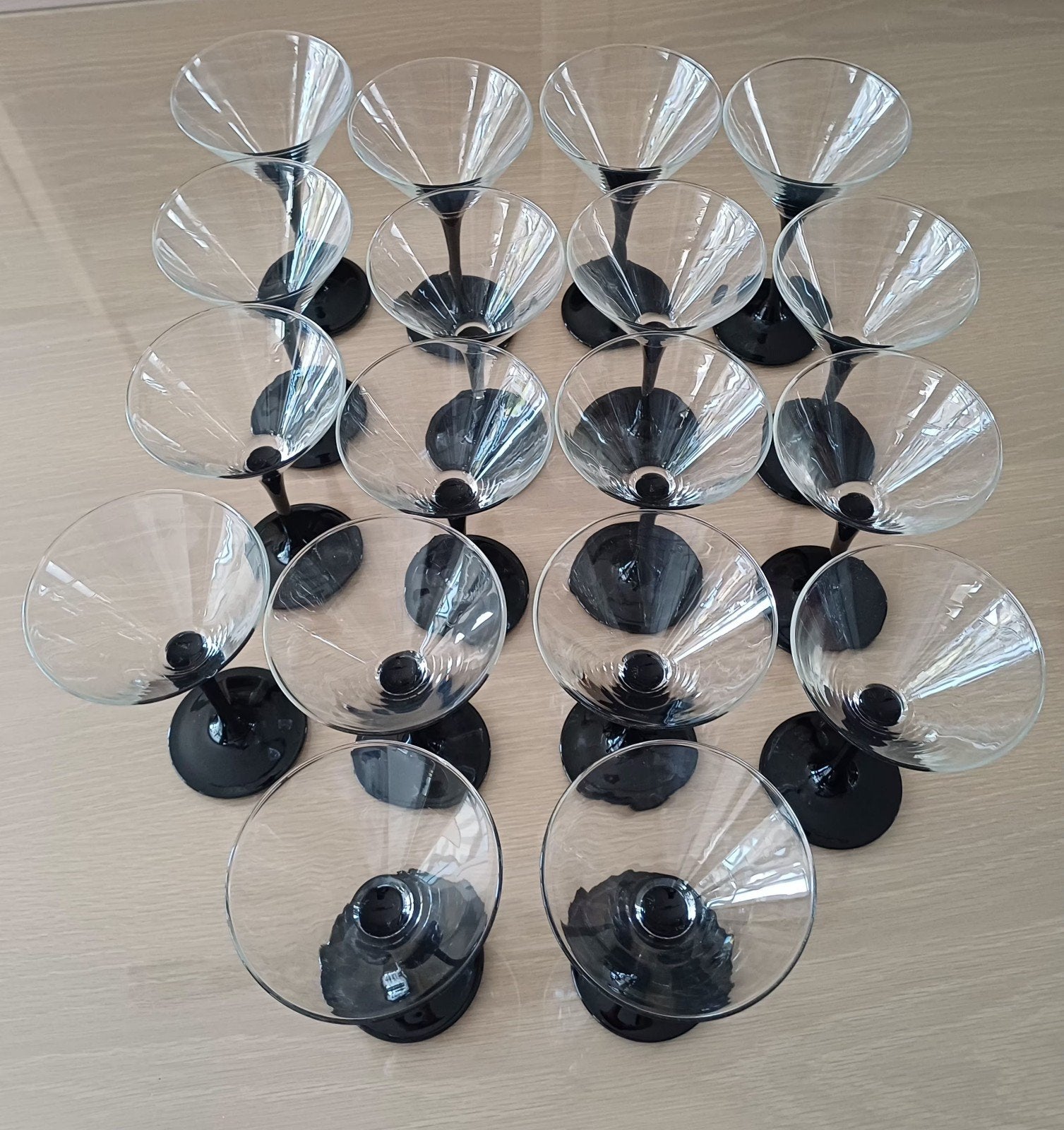 18 x vintage Luminarc Domino cocktailglazen met zwarte voet, Verzamelen, Ophalen