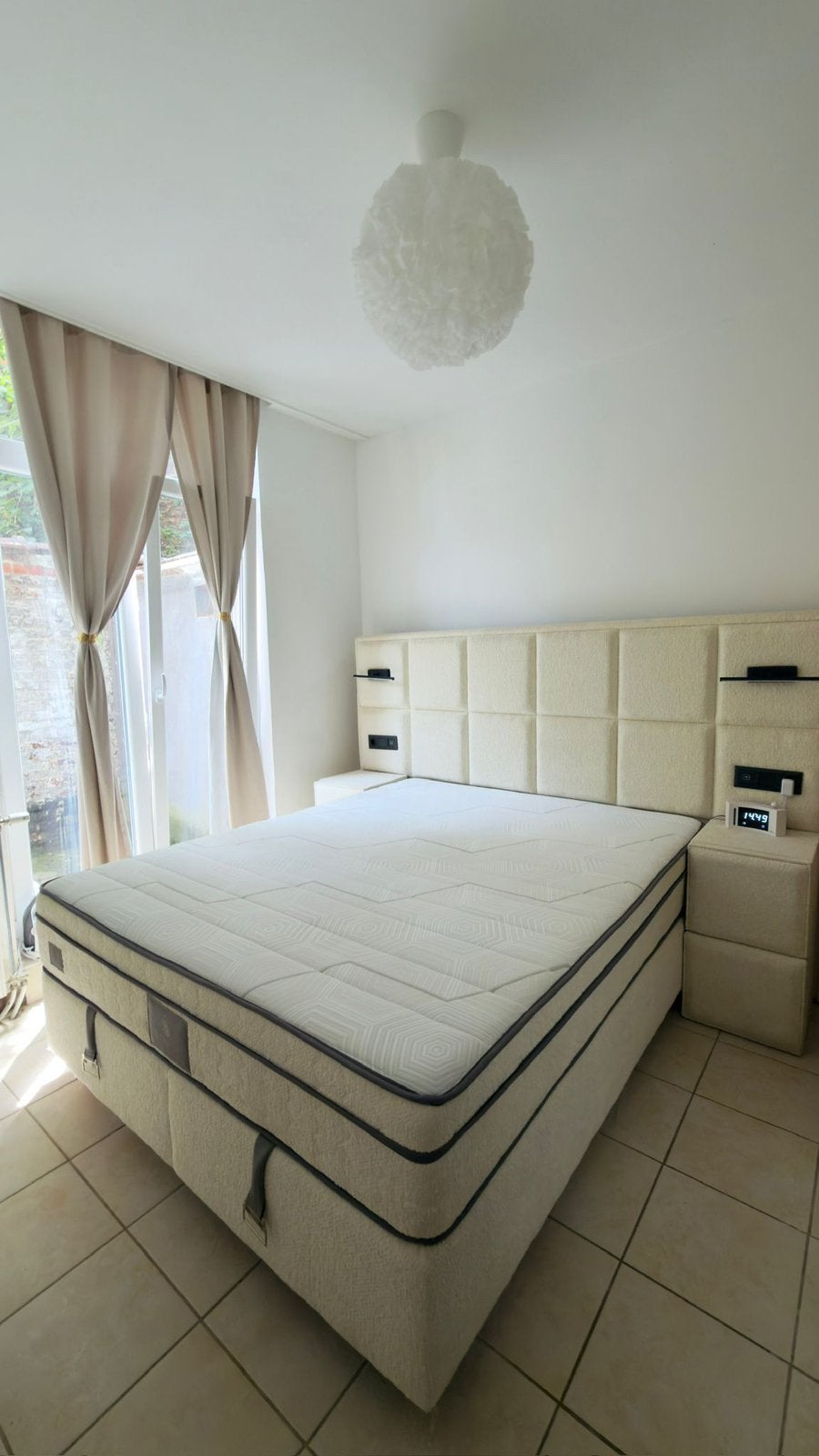 Lit coffre VANESSA CREAM 160x200, Huis en Inrichting, Slaapkamer | Bedden, Ophalen, Zo goed als nieuw, Stof, 200 cm