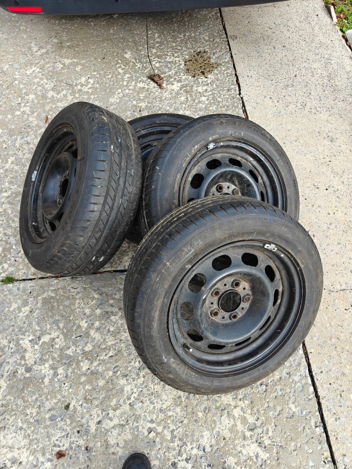 4 roues(en tôle) pneus été GOODYEAR EFFICIENTGRIP, Enlèvement, Utilisé