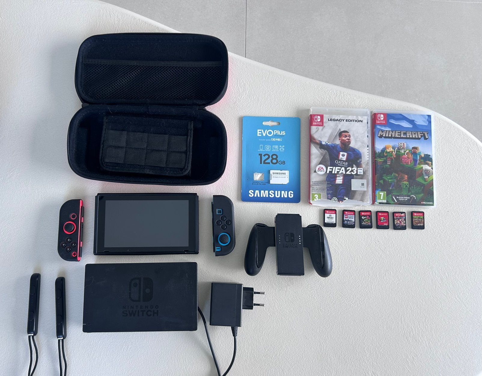 NINTENDO SWITCH – PACK COMPLET + 6 JEUX – 350 €, Enlèvement, Comme neuf, Avec 1 manette, Avec jeux