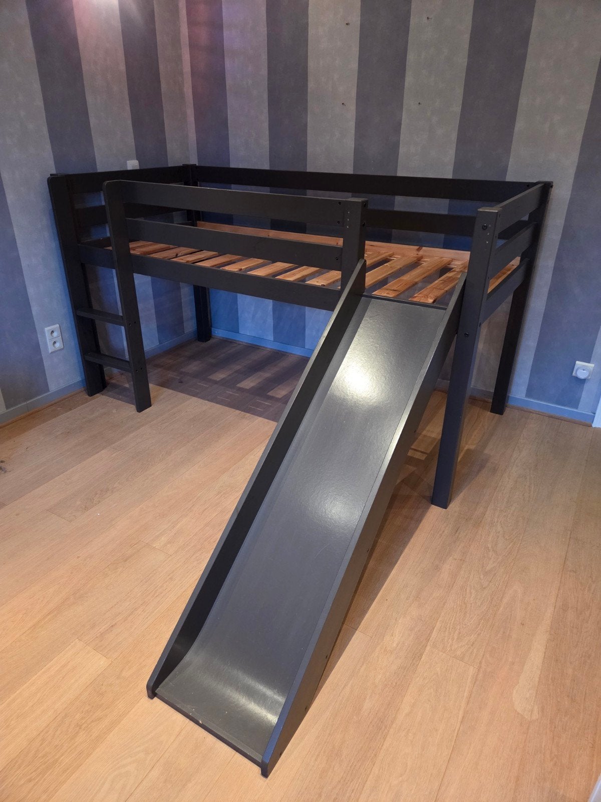 Halfhoogslaper met glijbaan – 90 x 200 cm, Huis en Inrichting, Ophalen, Gebruikt, Eenpersoons, Minder dan 160 cm
