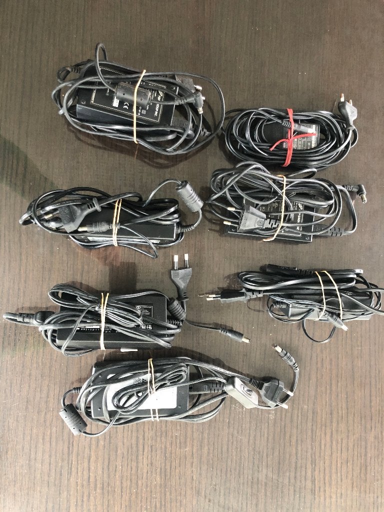 Adaptateur alimentation ordinateur portable modem multimédia, Informatique & Logiciels, Envoi