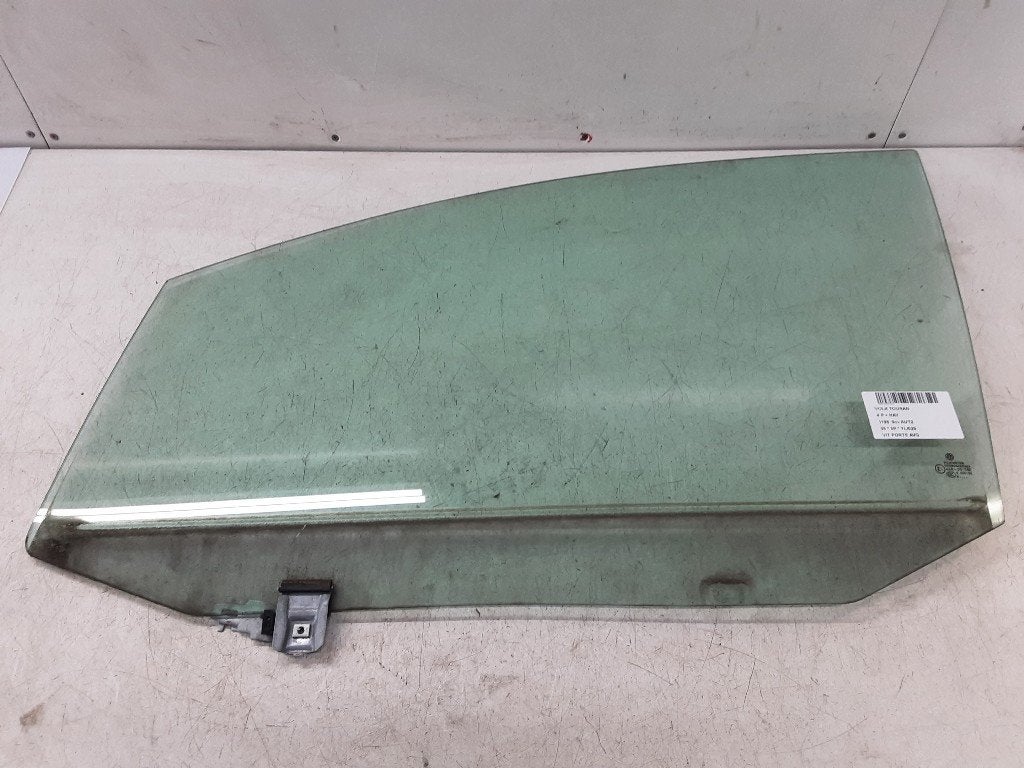 PORTIERRUIT LINKS VOOR Volkswagen Touran (1T1 / T2), Gebruikt, Volkswagen, Mevr. I. Hauben, Rue de l'Espoir 34 34
4030  GRIVEGNÉE, BE