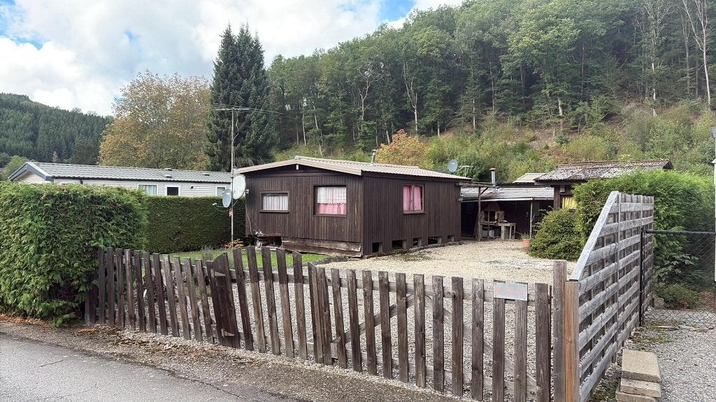 Terrains + caravanes à rénover ou remplacer, Grand lit, Jusqu'à 4, Particulier
