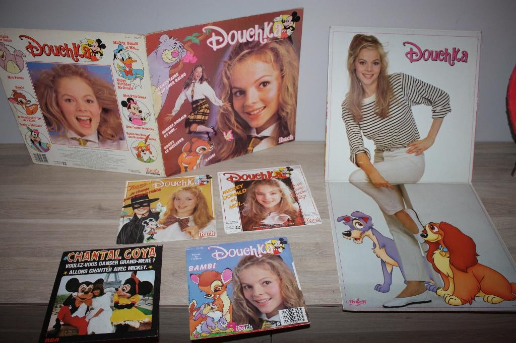 Disney , 2xlangspeel , 4x single Douchka , Chantal Goya, Ophalen of Verzenden, Overige figuren, Gebruikt, Overige typen