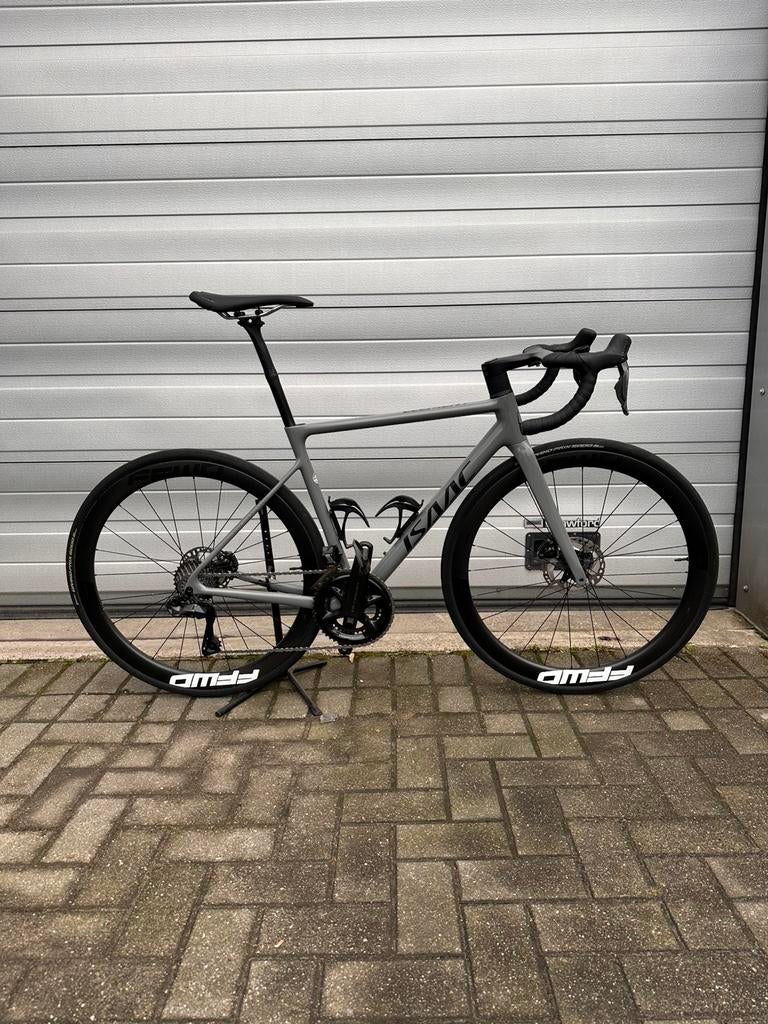 Isaac element disc ultergra Di2 2025, Vélos & Vélomoteurs, Vélos | Vélos de course, Comme neuf, Enlèvement