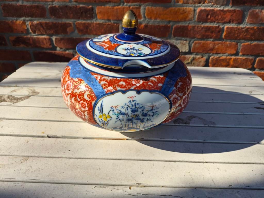Chinese pot, Enlèvement
