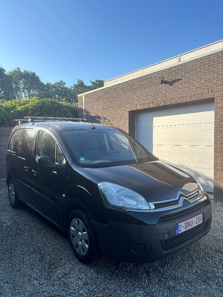 Citroën Berlingo met dakdragers, Voorwielaandrijving, Zwart, Berlingo, Particulier
