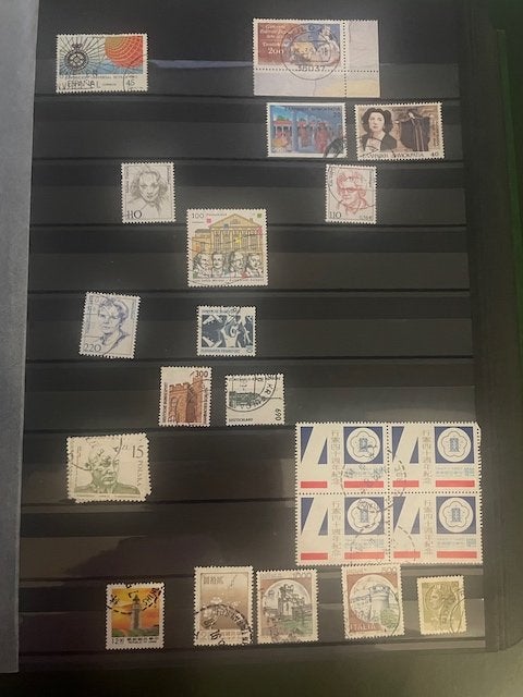 différents timbres dans un album, Enlèvement ou Envoi