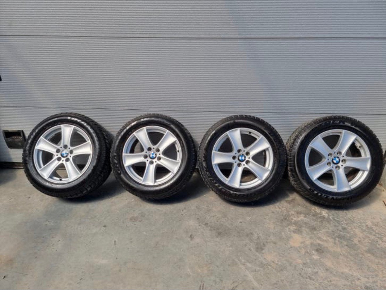 Bmw velgen met goede banden, Auto-onderdelen, Banden en Velgen, 18 inch, Gebruikt, 255 mm, Banden en Velgen