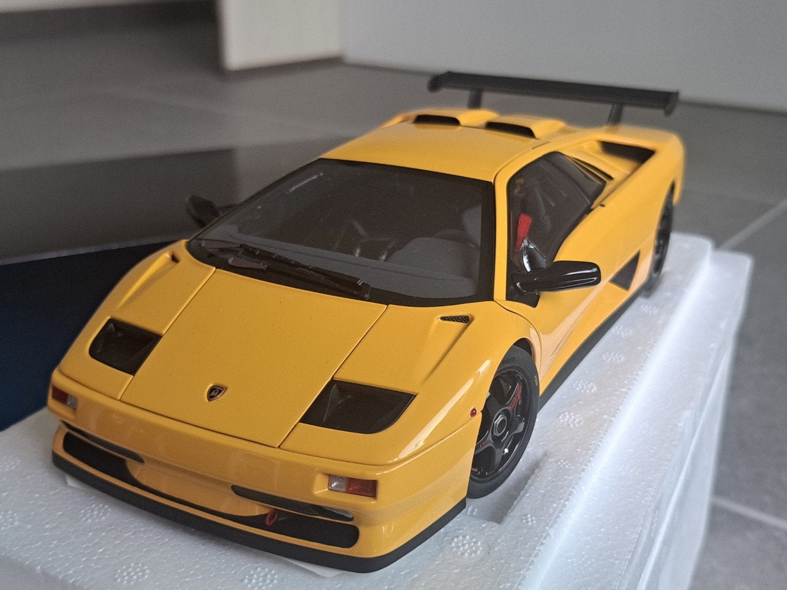 Lamborghini Diablo SV-R Yellow Superfly 1:18 AUTOart Nieuwe, Ophalen of Verzenden, Zo goed als nieuw, Auto, Autoart