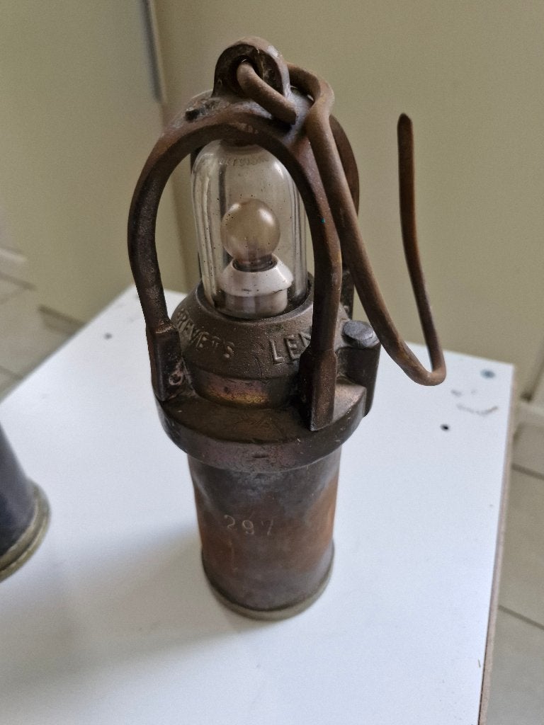 lampe de mineur 297, Enlèvement