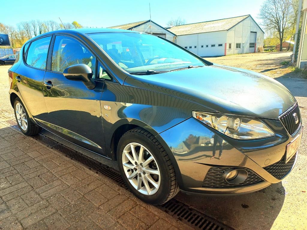 SEAT IBIZA TDi 1.2L, Autos, Seat, Particulier, Ibiza, ABS, Airbags, Air conditionné, Bluetooth, Ordinateur de bord, Verrouillage central