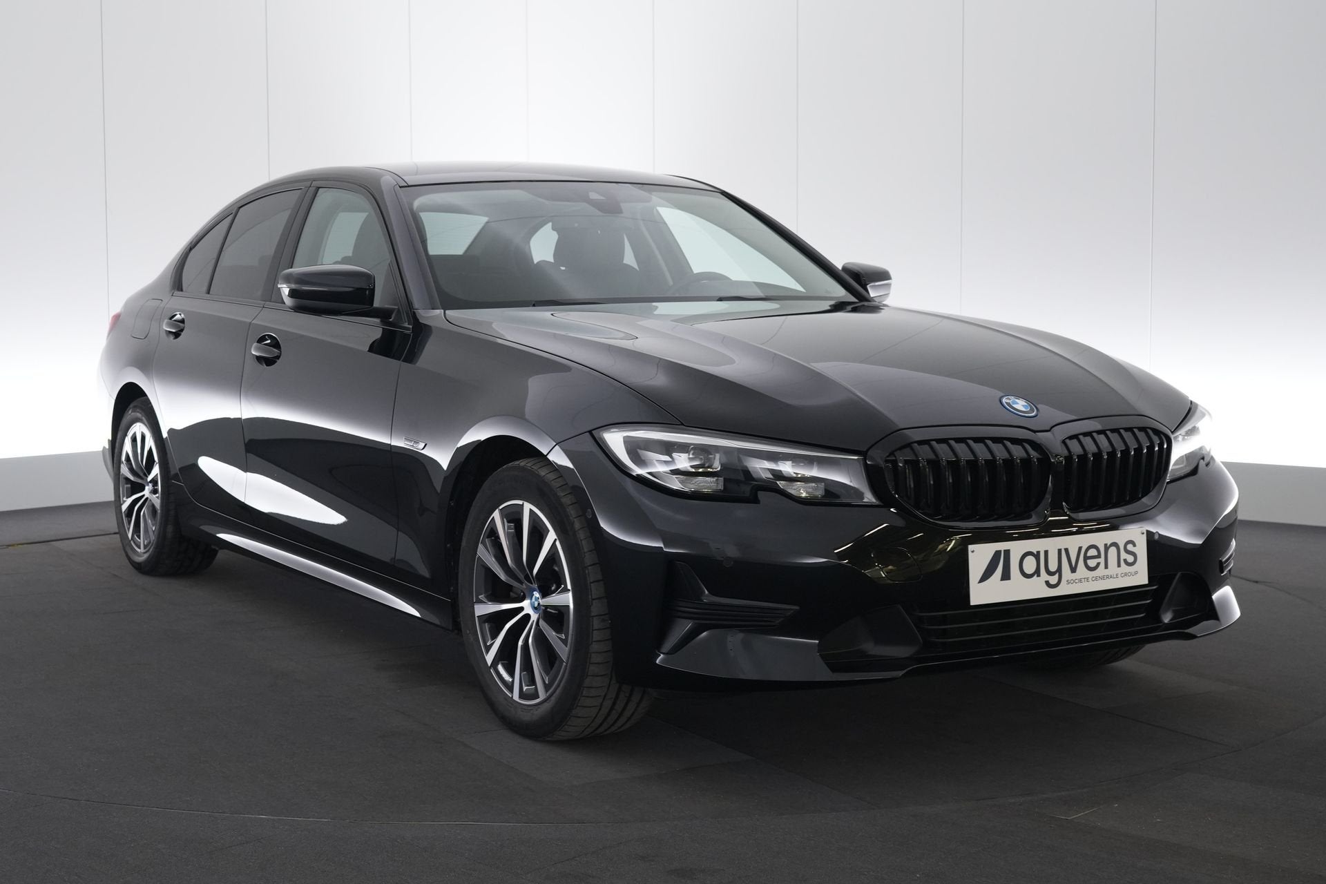 (2CGN871) BMW 3 SERIES BERLINE, Auto's, Automaat, Gebruikt, Euro 6, Zwart