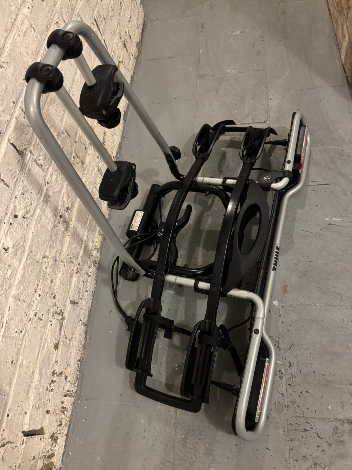 Porte-vélo THULE basculant et verrouillable, Enlèvement, Comme neuf