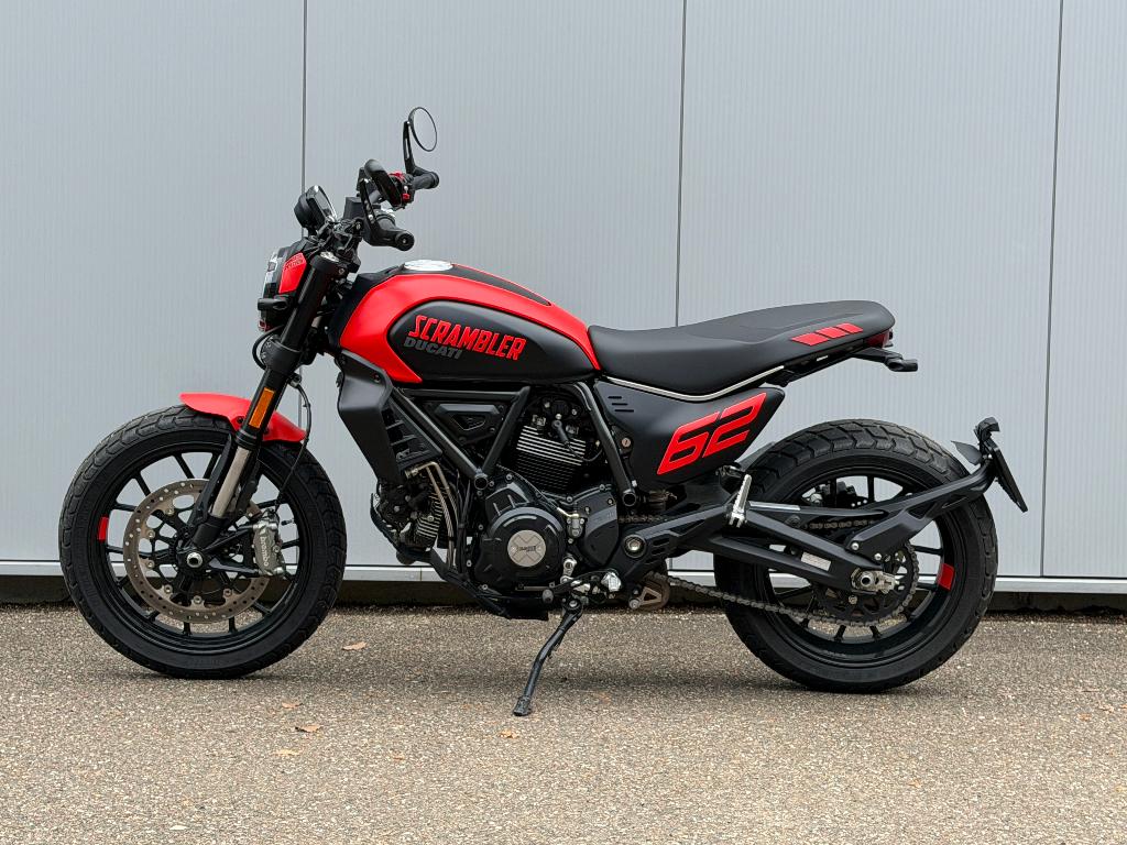 Ducati Scrambler 800 Full Throttle / Termignoni / 3900km, Permis Moto A, Entreprise, Plus de 35 kW, 2 cylindres