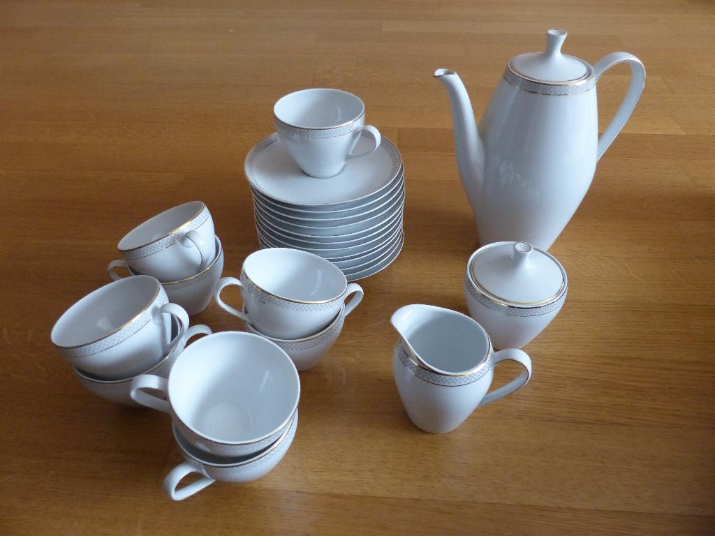 Schönwald porselein servies - stukken ook apart te koop, Ophalen, Zo goed als nieuw, Porselein, Compleet servies