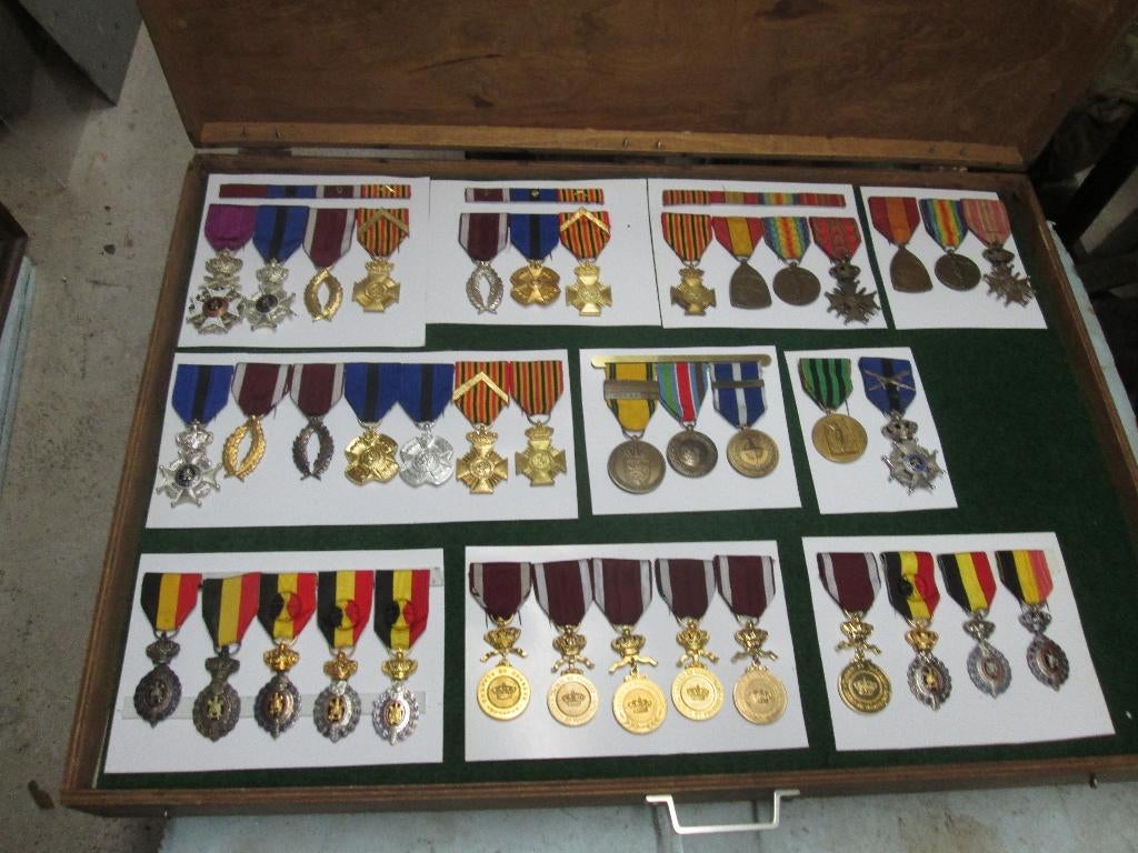 Partij Belgische varia medailles, Verzamelen, Verzenden, Landmacht, Lintje, Medaille of Wings