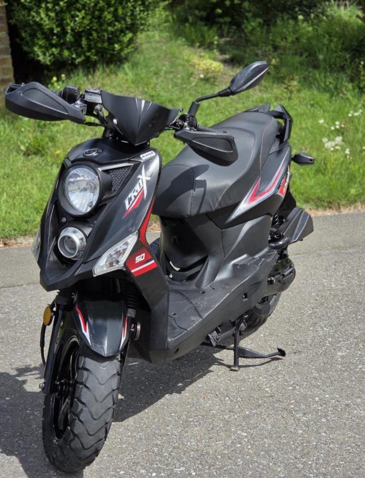 Scooter SYM Crox 50cc – Noir et rouge, Autres modèles, Enlèvement, Classe A (25 km/h), Essence