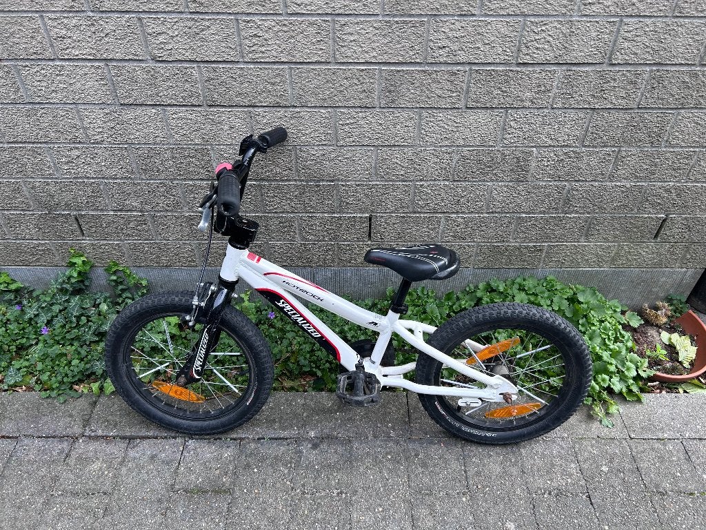 Spezialized Hotrock 16”, Vélos & Vélomoteurs, Specialized, Frein à rétropédalage, Enlèvement, Utilisé
