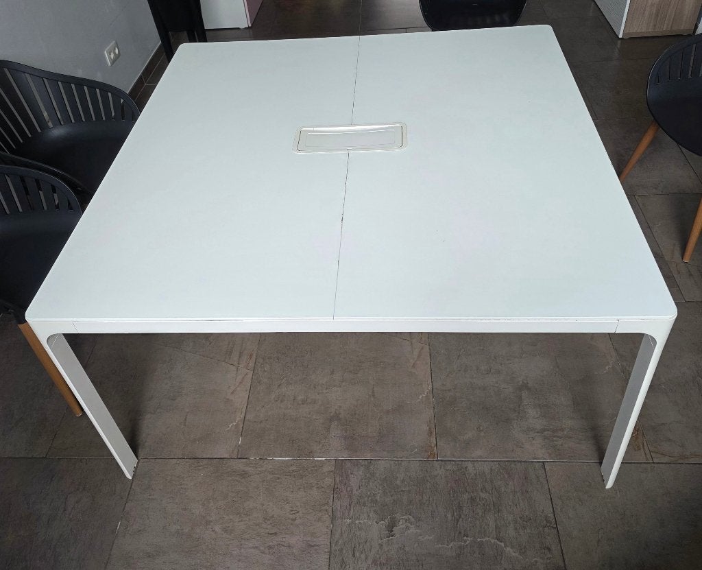 Table, 100 à 150 cm, Cinq personnes ou plus, Carré, 100 à 150 cm