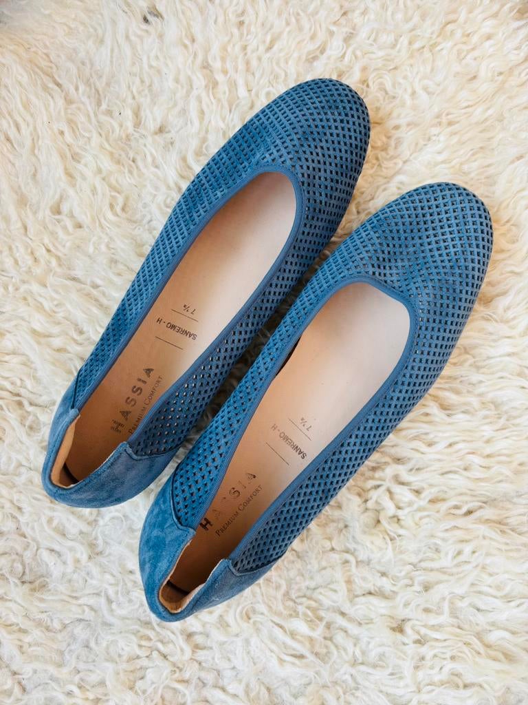 Blauwe instappers van Hassia in schoenmaat 41, Blauw, Instappers, Ophalen of Verzenden, Zo goed als nieuw